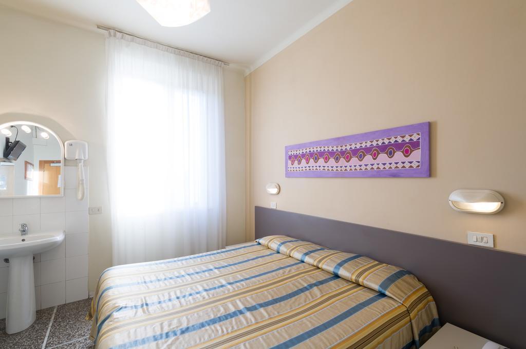 Hotel Moderno Pisa Exteriör bild