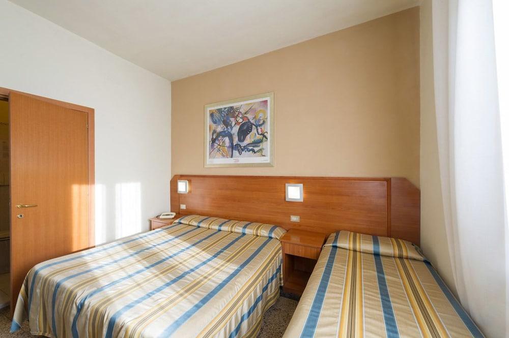 Hotel Moderno Pisa Exteriör bild