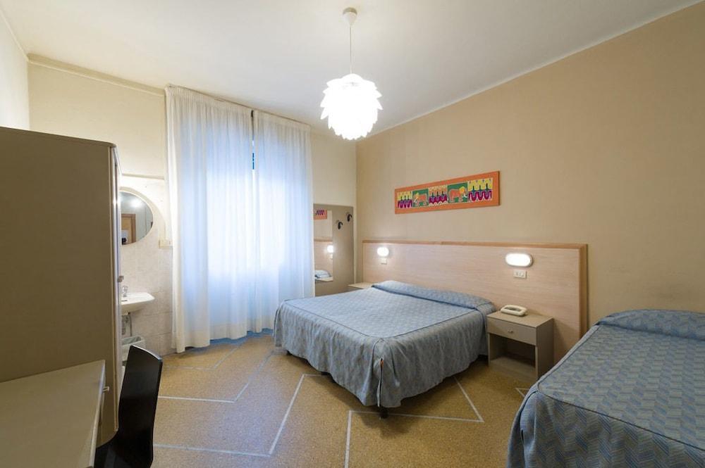 Hotel Moderno Pisa Exteriör bild