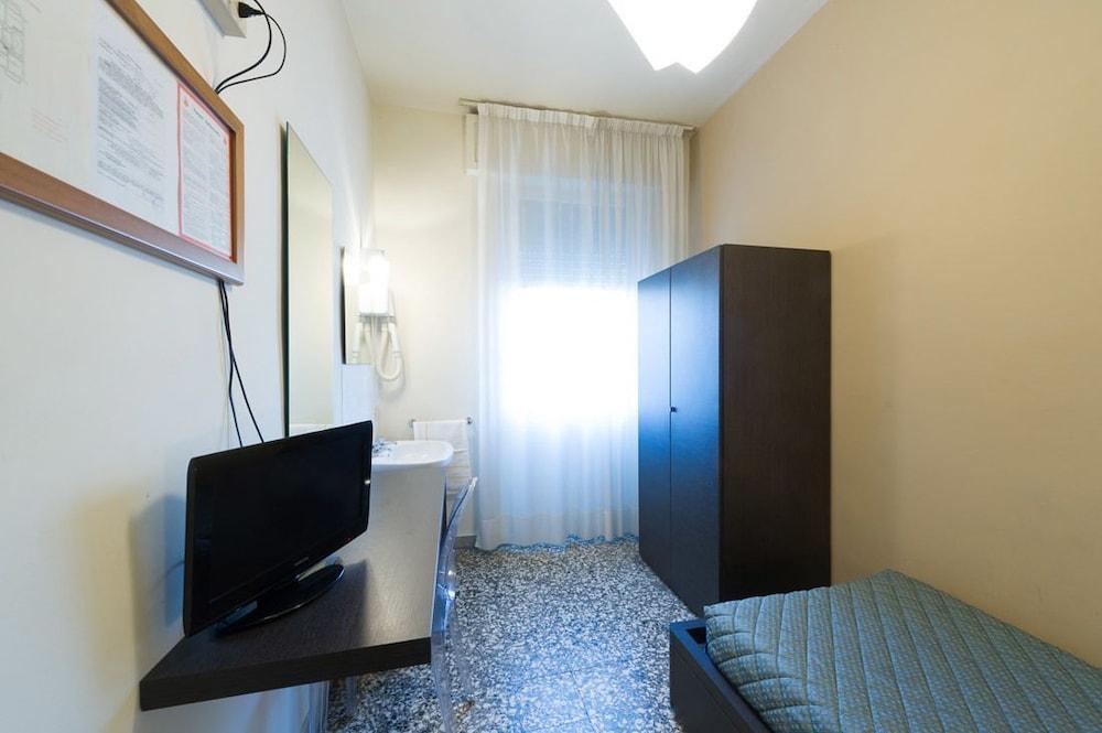 Hotel Moderno Pisa Exteriör bild