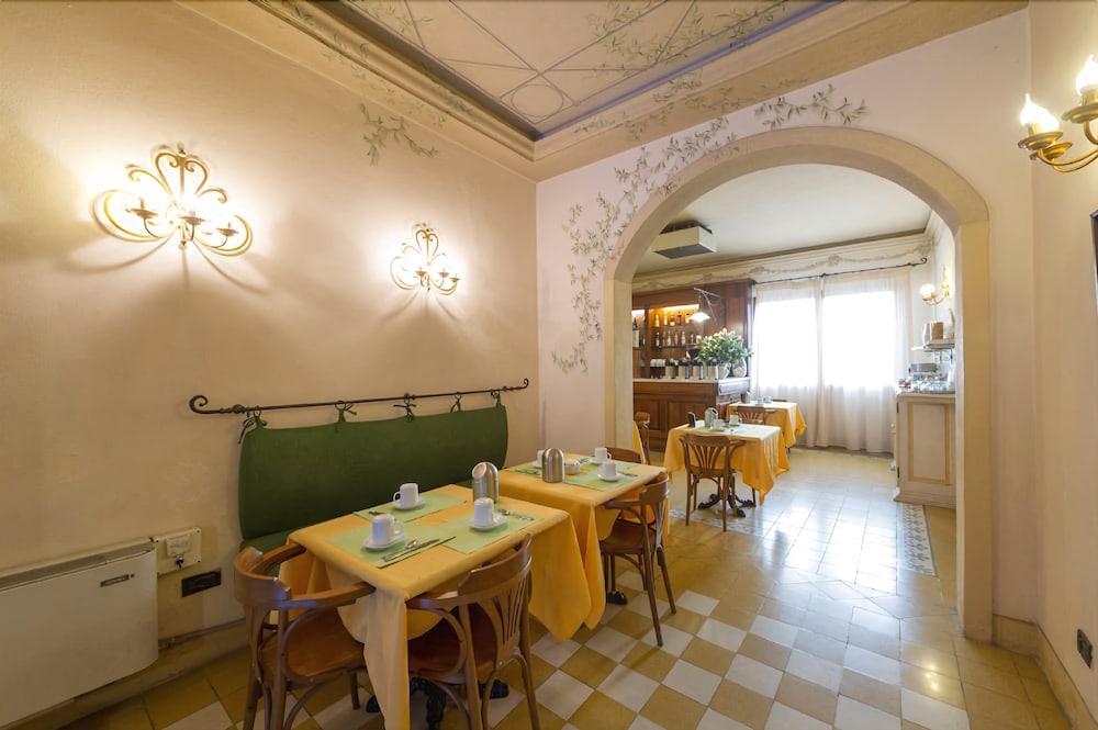 Hotel Moderno Pisa Exteriör bild