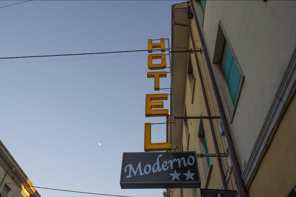Hotel Moderno Pisa Exteriör bild
